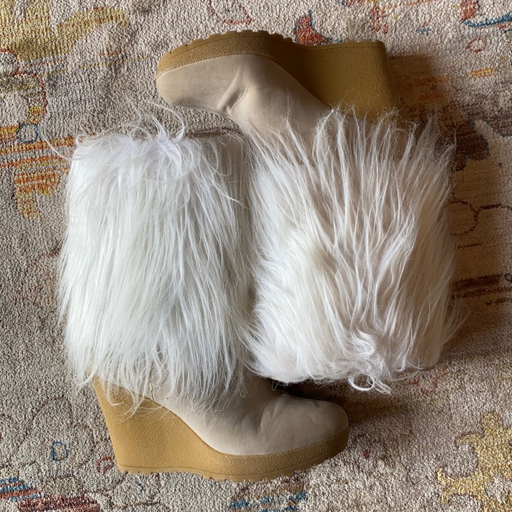 Jennifer Lopez wedge fur boots size 9